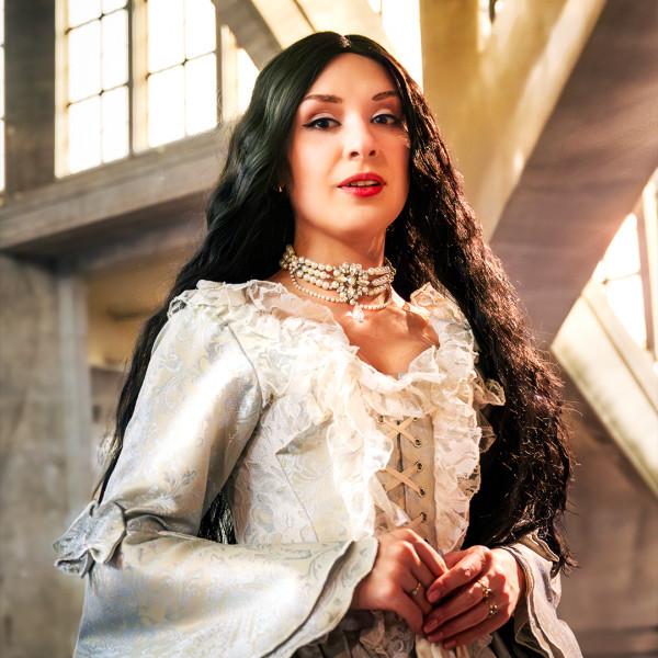 Julia "Issabel" Syczewa